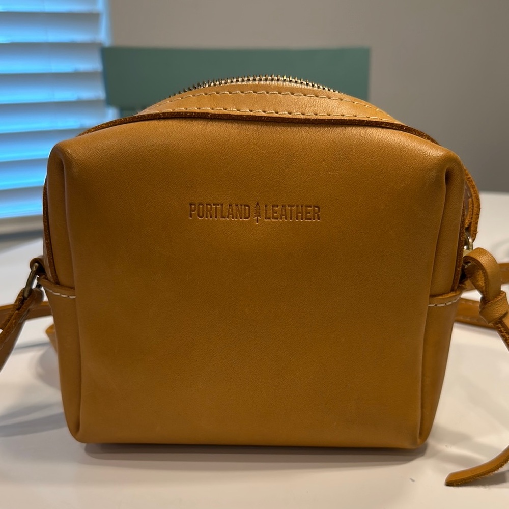 Portland Leather Women's sunflower Crossbody Bag